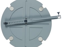 Elliptical compass with alternating diameter.