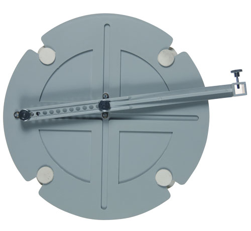 Elliptical compass with alternating diameter.